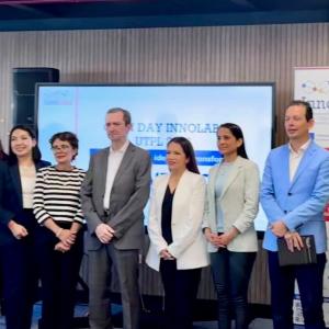 Autoridades ejecutivas, de gestión y académicas en el lanzamiento del Innolabs UTPL